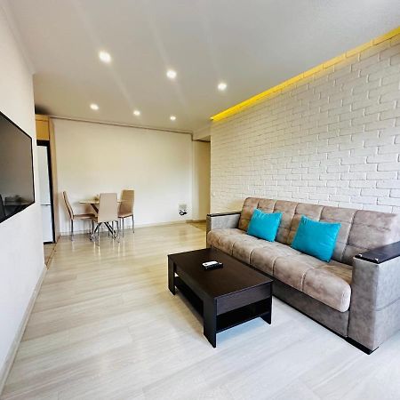 Suite Apartment On Pushkin Street Jereván Kültér fotó