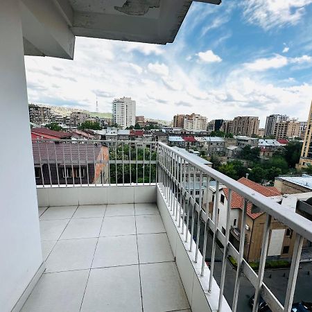 Suite Apartment On Pushkin Street Jereván Kültér fotó
