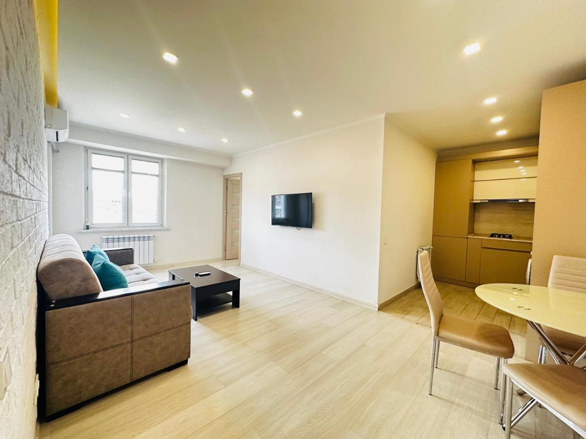 Suite Apartment On Pushkin Street Jereván Kültér fotó