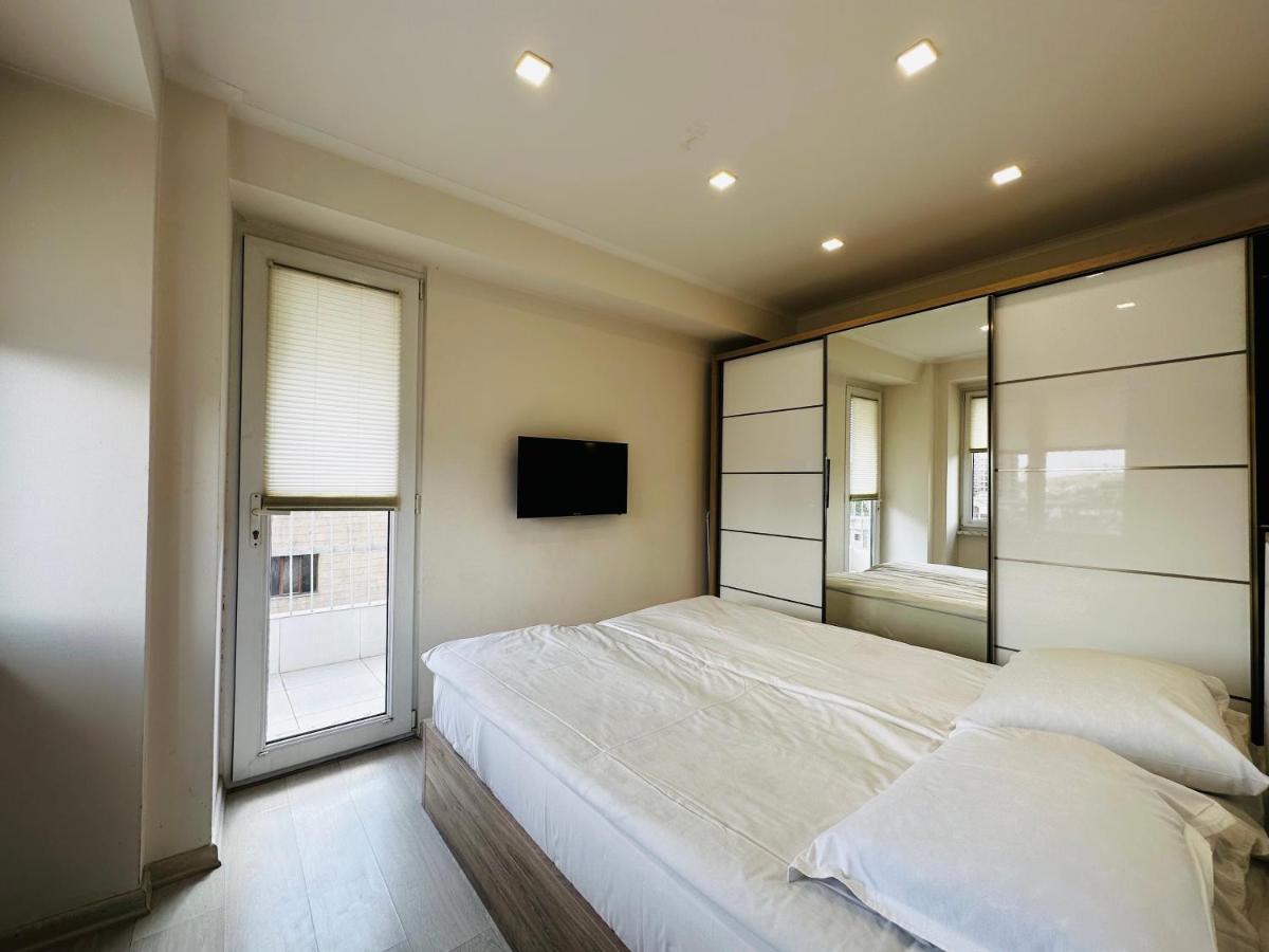 Suite Apartment On Pushkin Street Jereván Kültér fotó