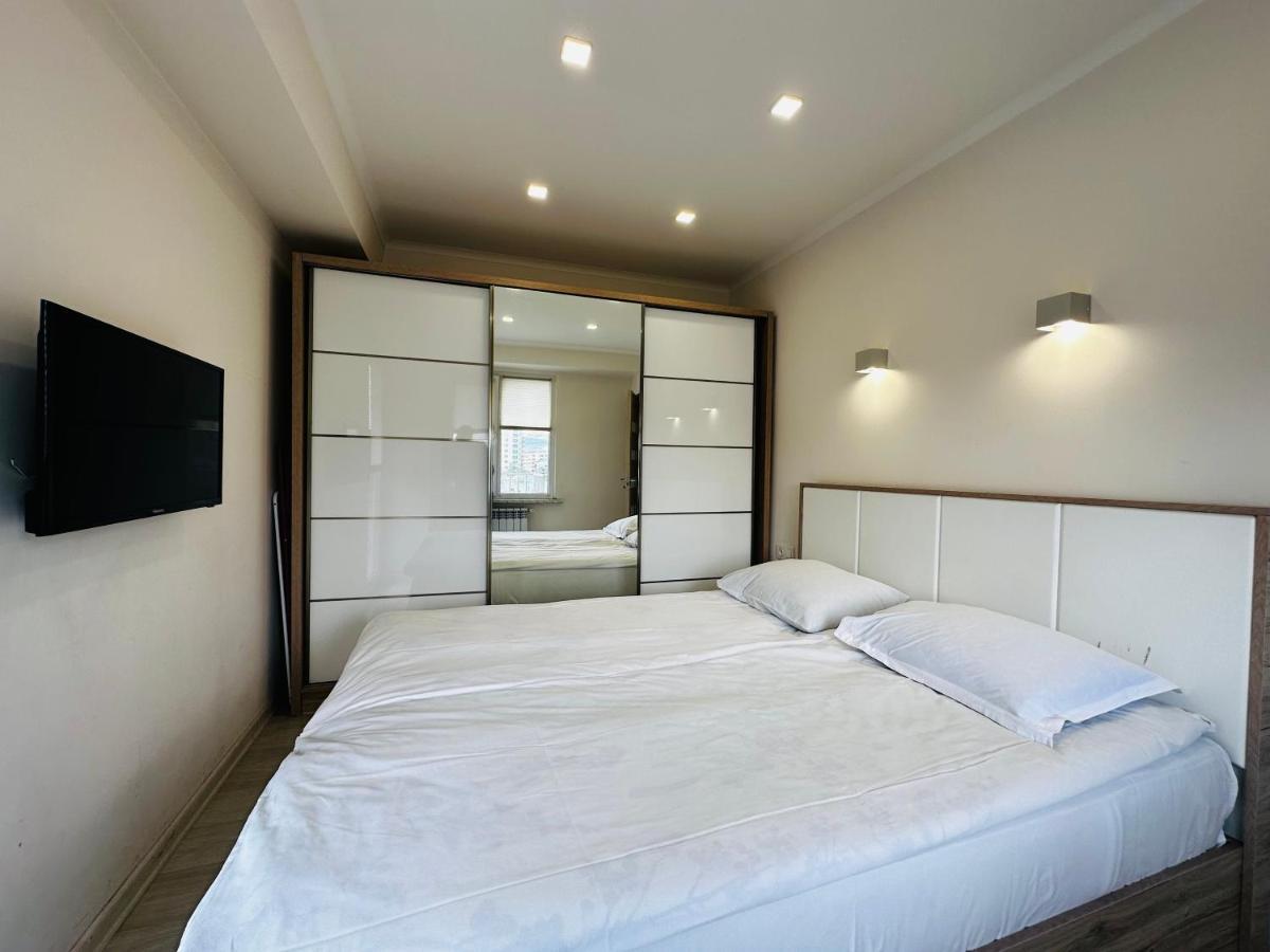 Suite Apartment On Pushkin Street Jereván Kültér fotó