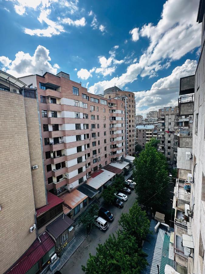 Suite Apartment On Pushkin Street Jereván Kültér fotó