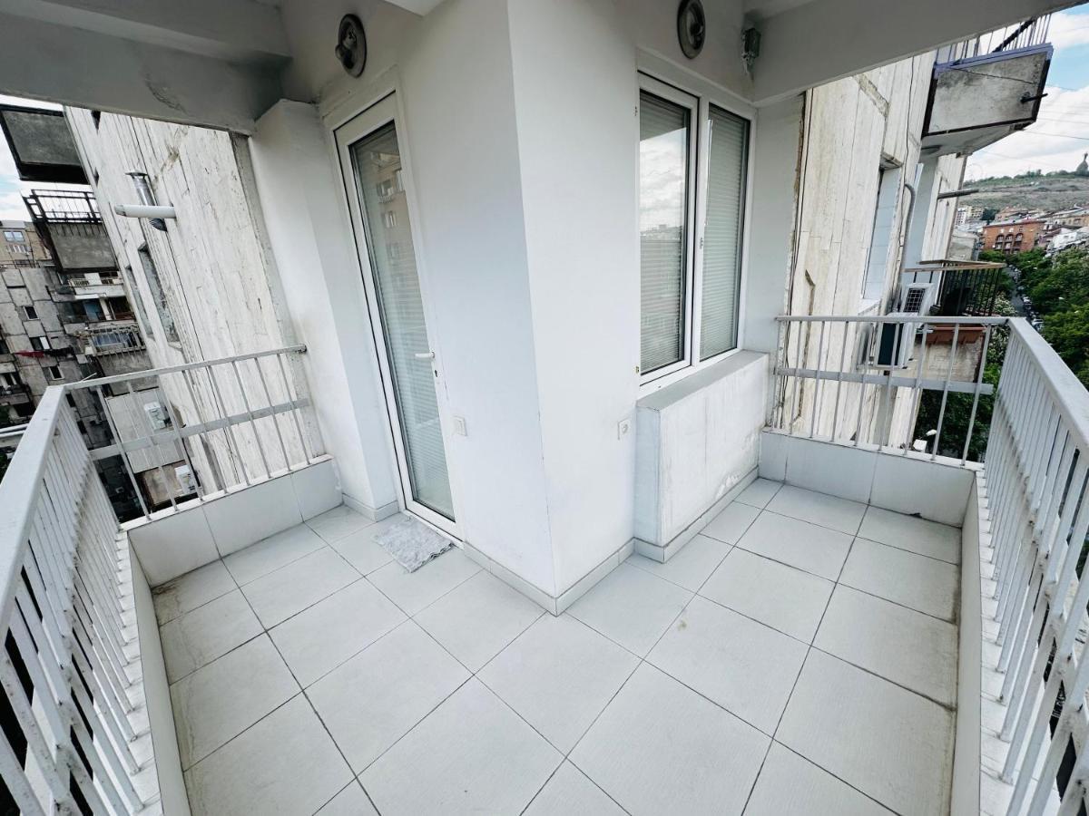Suite Apartment On Pushkin Street Jereván Kültér fotó